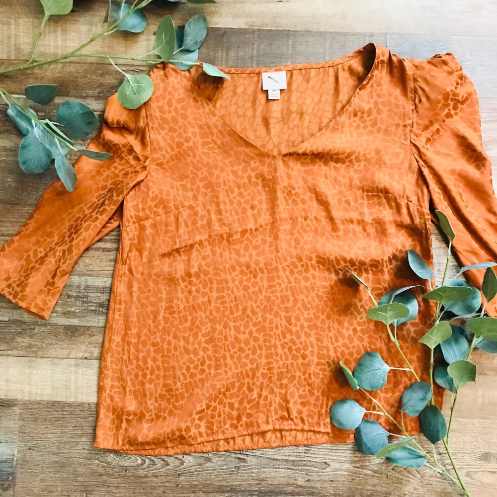 Orange/coral leopard print top